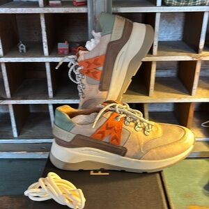 Frye Trek low sneakers NWT